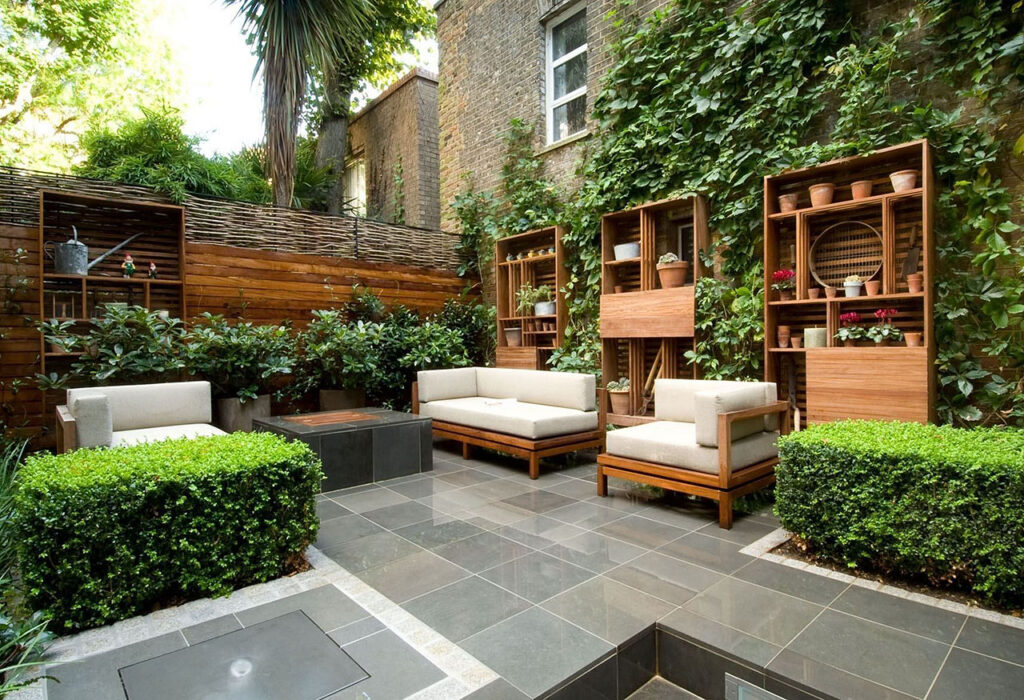 Modern-Urban-Backyard-Garden-Idea-Wall-Storage-Seating-Box-Plants-Water-Feature